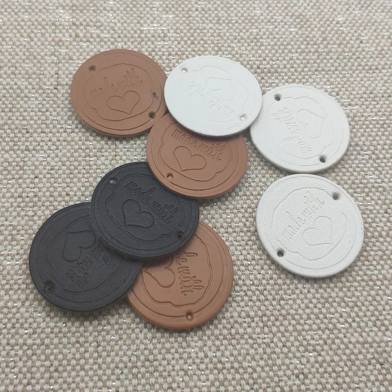 16 Options 25Mm Circle Hand Made with Heart Pu Sewing Labels for Clothes Handmade Round Sewing Tags with Love for Clothing Label