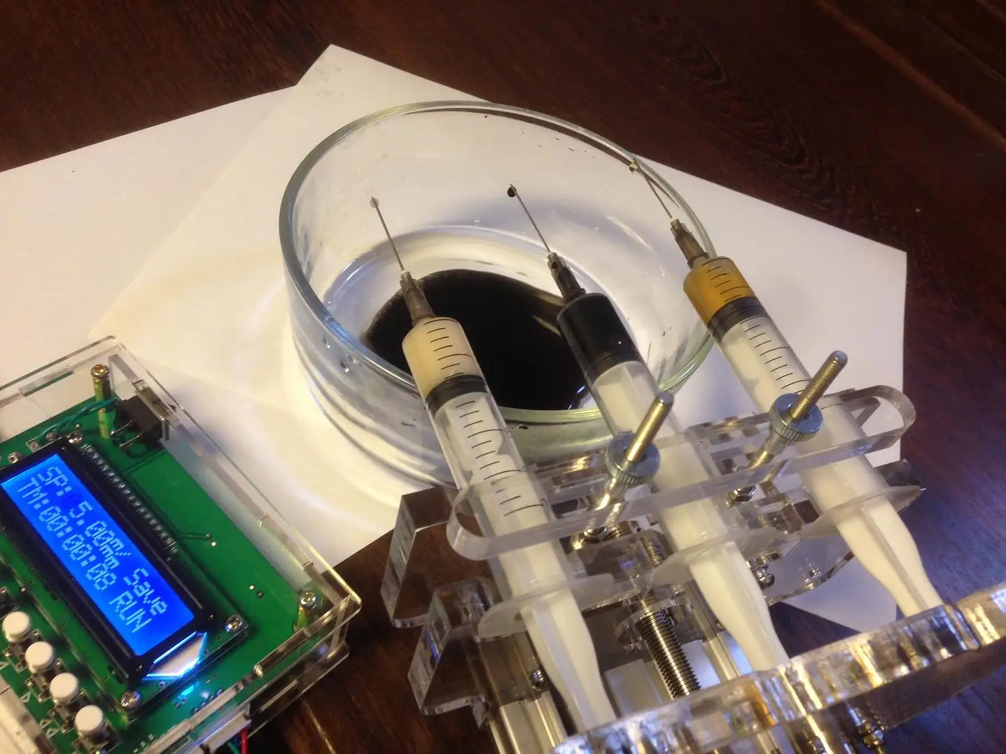 مضخة حقنة ثلاثية القنوات ، مضخة حقنة دقيقة للمختبر ، موزع حقنة المروحة