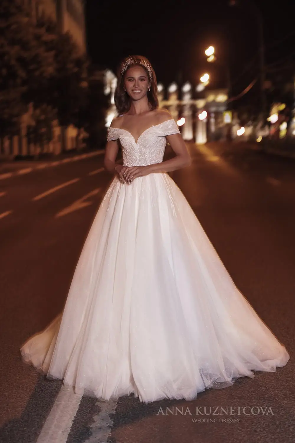 2021 Wedding Dresses Off Shoulder Lace Appliques Bridal Gowns Custom Made Button Back Wedding Dress Vestidos De Novia New