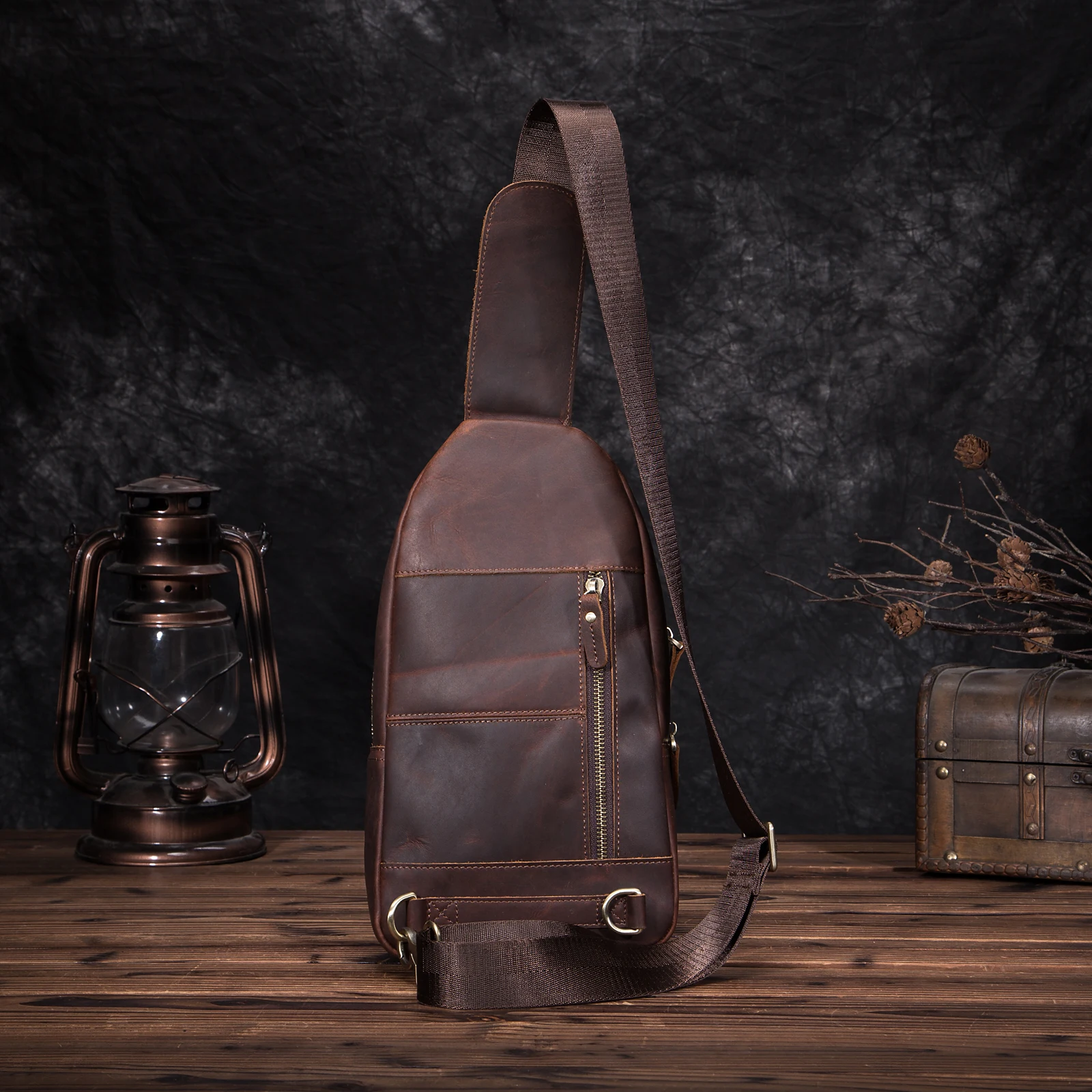 Men Crazy Horse Leather Casual Fashion Triangle Chest Sling Bag Design Daypack One Shoulder Crossbody Bag Male 6601-d