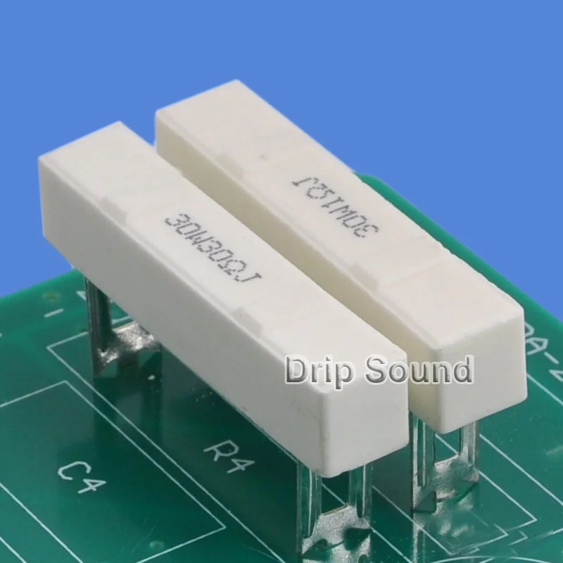 2pcs 6.8Ohm-22Ohm 30W Speaker Frequency Divider Audio Stereo Crossover Ceramic Resistance Cement Resistor