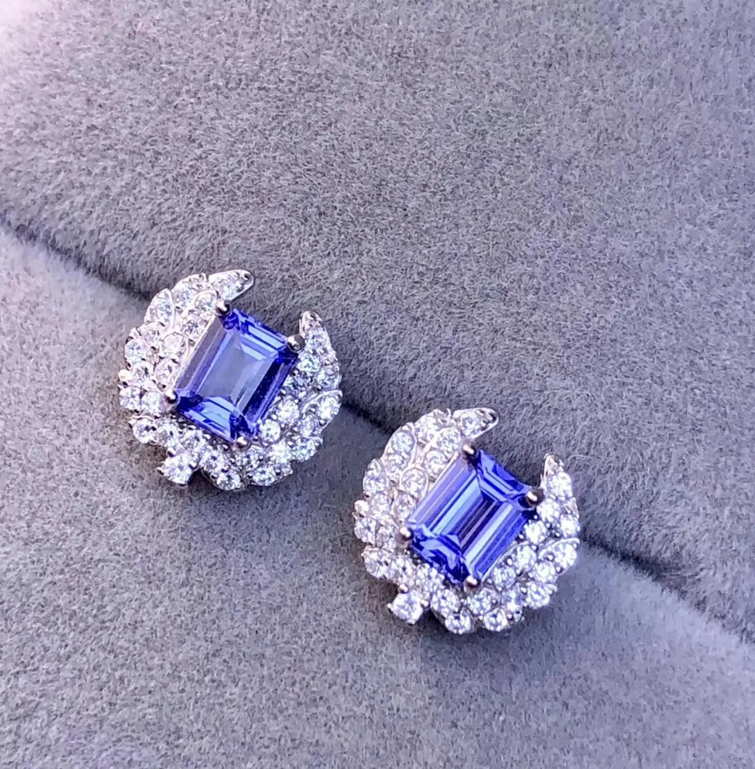 

Tanzanite earring Free shipping Natural real anzanite 925 sterling silver Natural and Real TanzaniteEarring