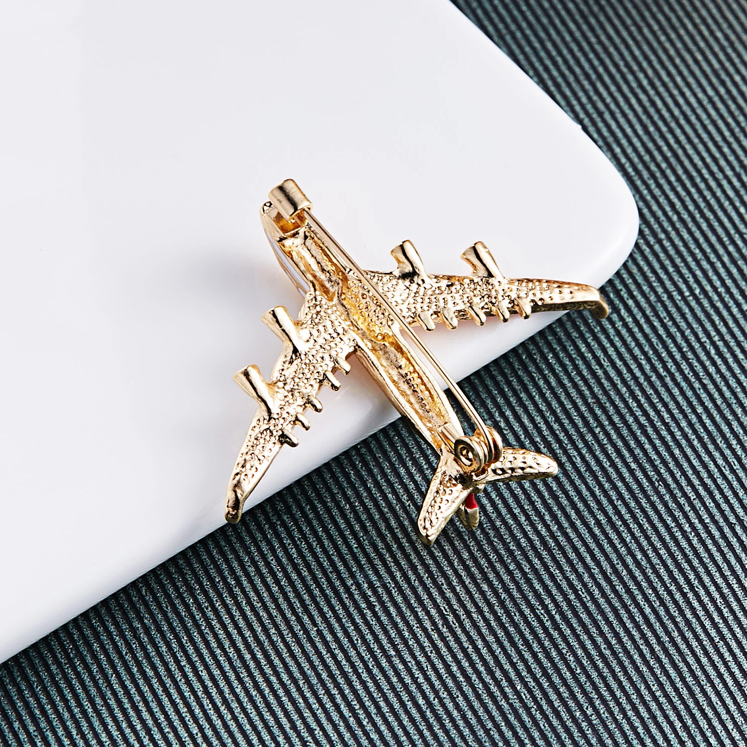 Rinhoo Mode Flugzeug Form Brosche Emaille Abzeichen Flugzeug Pullover Corsage Frauen Männer Cartoon Metall Flugzeug Kleidung Clip Beste Geschenke – Detail 27