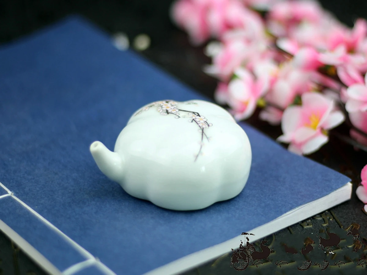 1pc Plum Blossom Pattern Porcelain Water Droplets Grinding The Ink And Toning