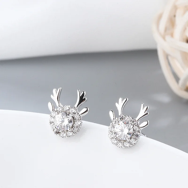 New Christmas Deer Stud Earrings for Women Cute Animal Elk Rhinestone Earring Merry Christmas New Year Wedding Jewelry Gifts