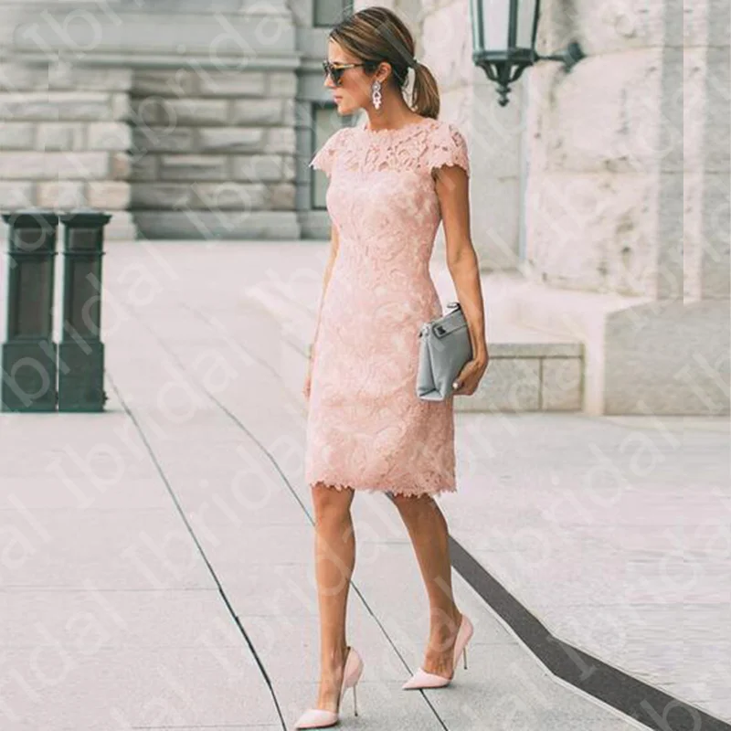 Robes de mère de la mariée en dentelle rose blush exquise, manches courtes, gaine à col bijou, fête de mariage, quelle que soit la longueur au genou, 2023