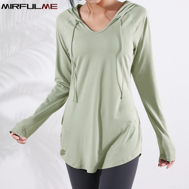 Jesienne damskie sportowe bluzy z kapturem szybkoschnące luźne koszulka do jogi z długim rękawem T-shirt do biegania dziewcząt za duże bluza z kapturem Fitness na siłownię