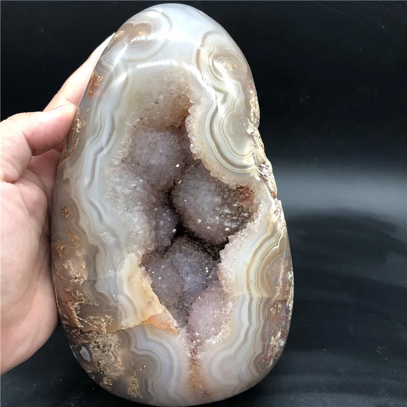 3.7kg Unique Design Natural Egg Agate Stone Crystal Cluster Geode for Wholesale