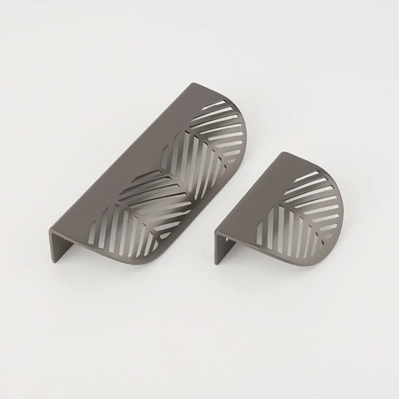 Tirador en forma de hoja de oro cepillado, tirador hueco para muebles, pomo de aleación de Zinc, 40mm/96mm, cajón de armario dorado con tornillos