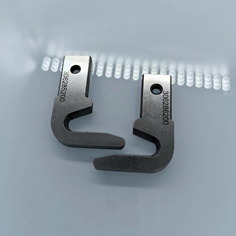 

Q X YUN Sewing Machine Parts 306286-200 306285-200 Coltello Superiore Rimoldi 261 imported with original packaging knife