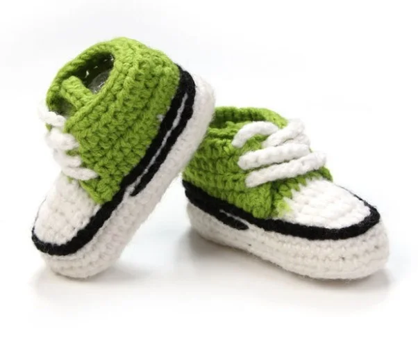 Newborn Shoes 10cm Multicolor Knitted Baby Crib Shoes Handmade Infant Crochet Booties Lace-up Newborn Shoes 10cm