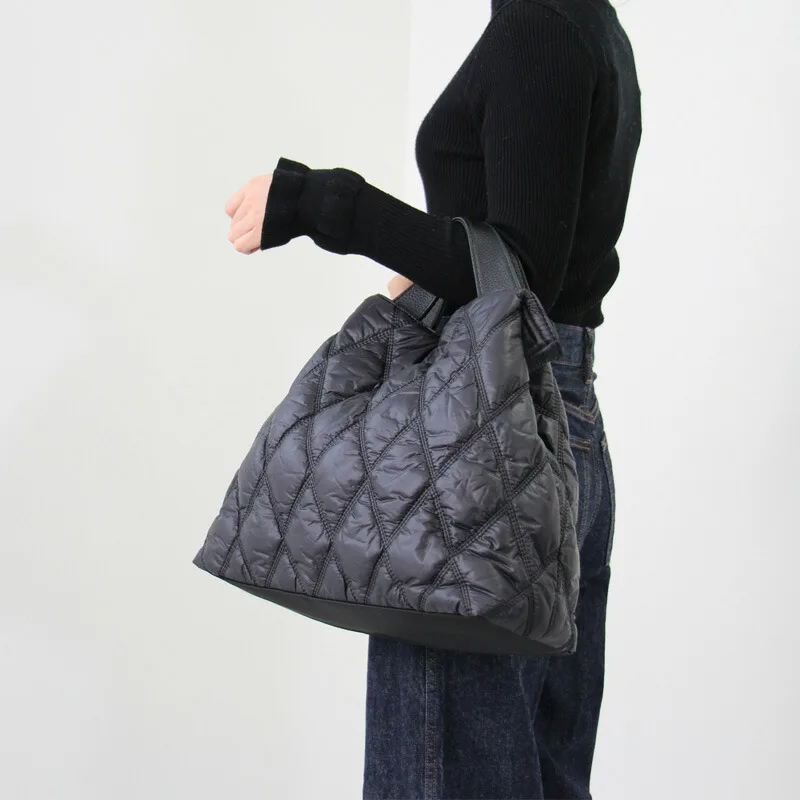 MABULA-Sac à Main Matelassé en Nylon pour Femme, Fourre-Tout Simple, de Luxe, de Styliste, avec Plumes, Rembourré, Bandoulière, Oreiller, Collection