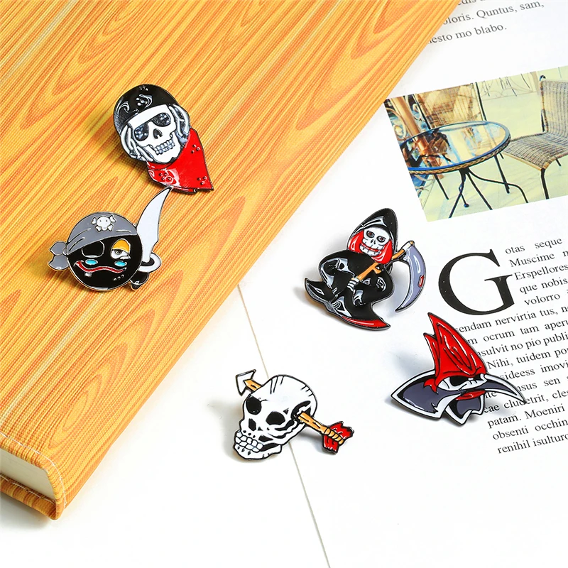 The God of Death Brooches Creative Dark Punk Gothic Jewelry Pirate Robber Skull skeleton Enamel Pins Badge Denim Shirt Lapel Pin