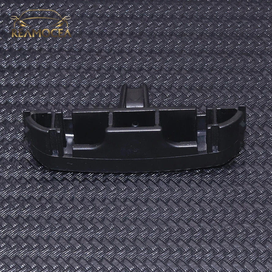 Reamocea 1Pc Center Console Latch Clip Armrest Box Upper/Lower Buckle Lock Fastener For Toyota Land Crusier LC100 Lexus LX470