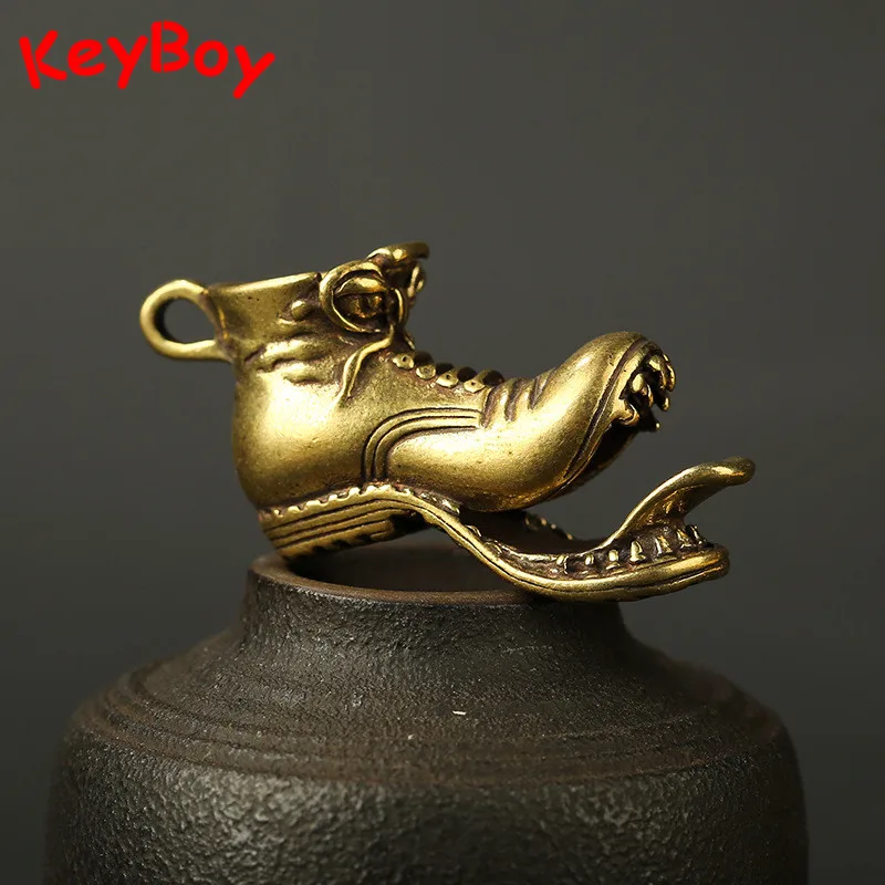 Handmade Retro Shoe Keychains Pendants Metal Brass Funny Big Tongue Out Shoes Key Chains Rings Hanging Charms Trinkets Jewelry