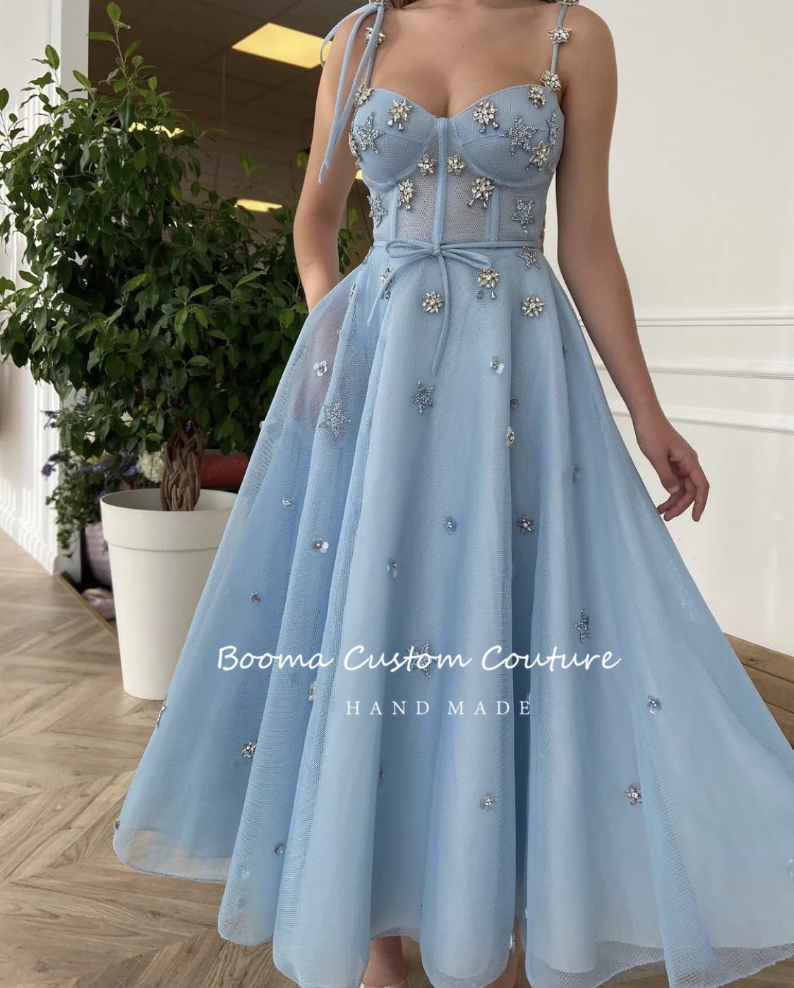 Booma Mesh Net Tulle Prom Dresses Baby Blue Spaghetti Straps A-Line Party Dresses Crystals Tea-Length Short Formal Gowns