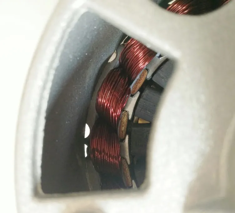 Małe koło pasowe do użytku domowego z magnesem trwałym i stałym napięciem 220V1500W alternator fabrycznie nowa czysta miedź