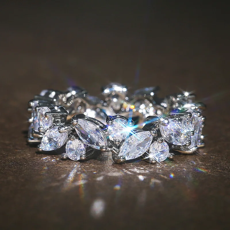 Huitan New Promise Ringe für Frauen, schillernder kubischer Zirkon, anmutiges Damen-Accessoire, Party-Geschenk, trendiger Schmuck im Großhandel