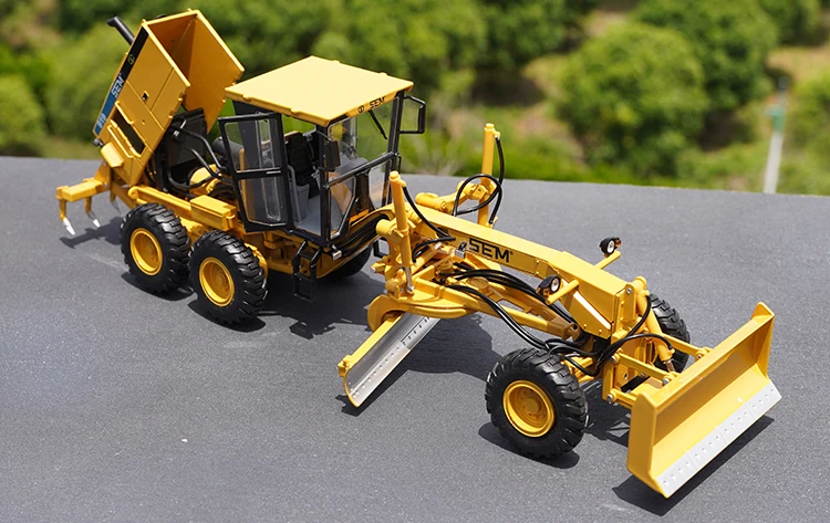 1:35 Model Diecast Construction Machinery Model CAT SEM919 Grader Model Zinc Alloy Replica Collection Toys