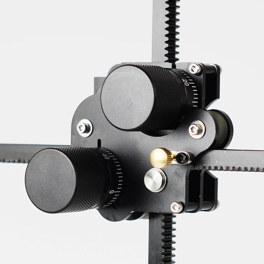 XYZ-500 adjustable rail and winder rig system for stop motion animation or photography