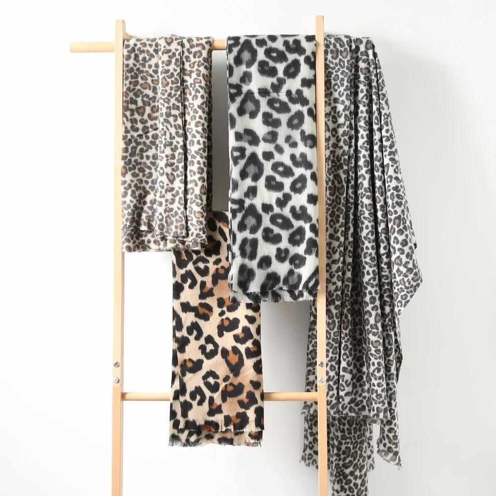 OMEA Winter Scarf Women European American Fashion Leopard Print Cashmere Scarf Classic Shawl Warm Cape Wholesale Luxury Poncho