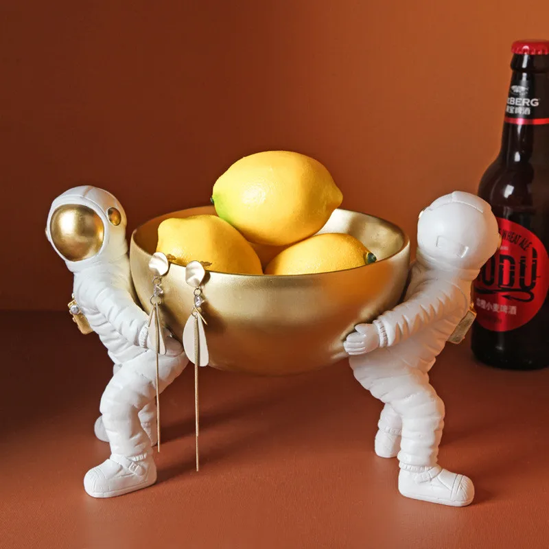 

Nordic Light Luxury Resin Astronaut Storage Decoration Entrance Key Box Creative Living Room Fruit Tray Home Decor accessories