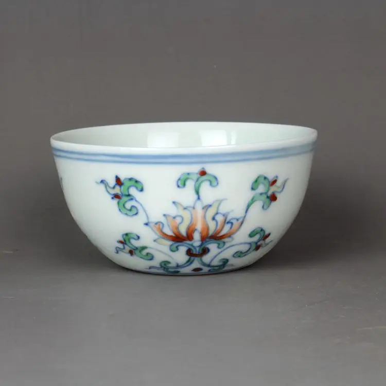 Hand-painted Ming Chenghua Blue And White Doucai Hand-painted Baolian Flower Tea Cup Antique Ceramic Collection