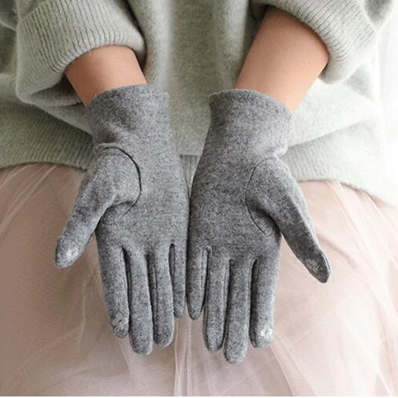 Winter warm women gloves leopard pearl cashmere gloves wool embroidery touch screen gloves high elastic driving gloves E51