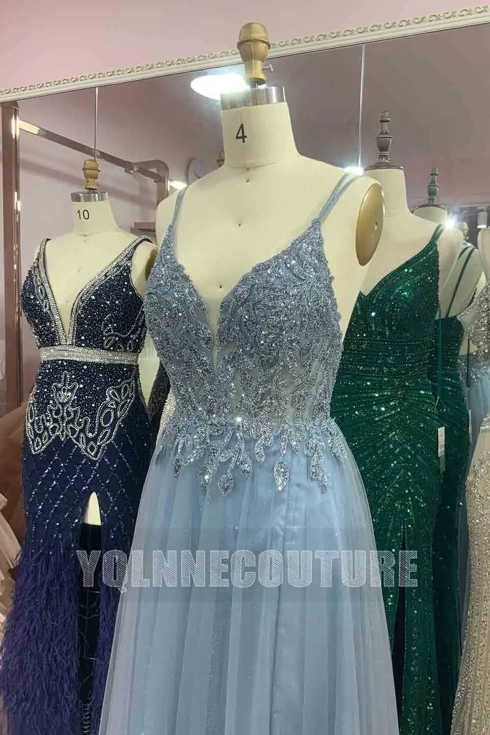 2023 Sparkly Dusty Blue Long Prom Dresses Gala Straps Sequined Beaded Mulheres Vestido de noite Party Night Backless Em estoque