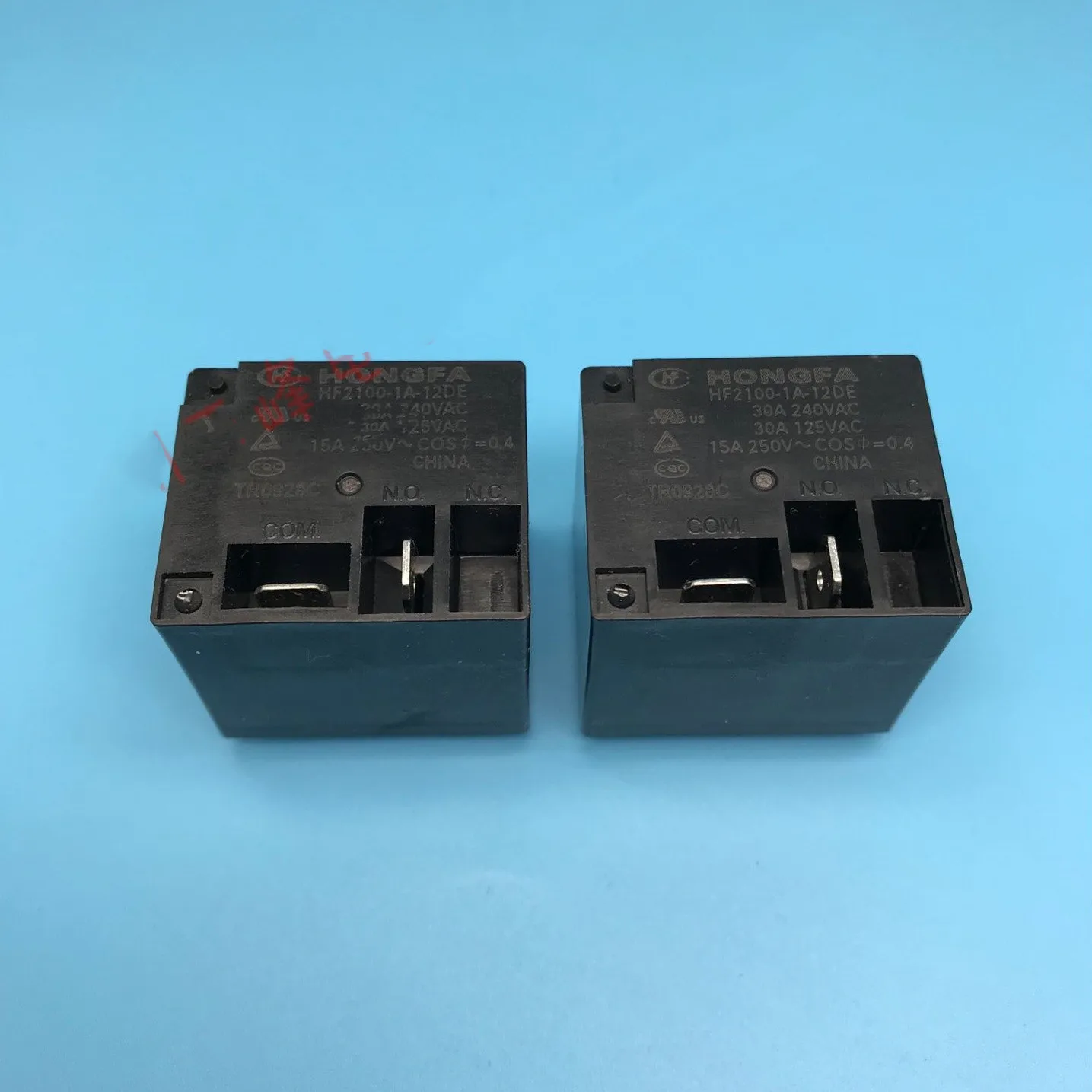 

HF2100-1A-12DE 12VDC 4pin 30A T91 реле новое оригинальное