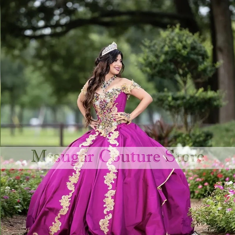 فستان رائع 2022 Quinceanera بنفسجي مكشوف الأكتاف مزين بالخرز عربي حلو 16 فستان Vestidos