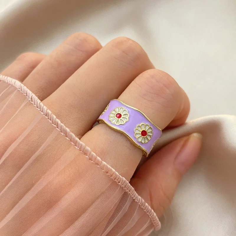 2024 Woman Rings Korean Fashion Gothic Accessories Retro Enamel Colored Glaze Little Daisy Wide Ring Gold Jewelry Anillos Mujer