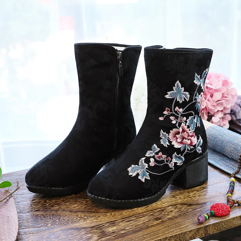 Veowalk Winter Women Warm Fleece Lined Cotton Fabric 4cm Chunky Heel Booties Ankle Boots Chinese Embroidered Shoes Black