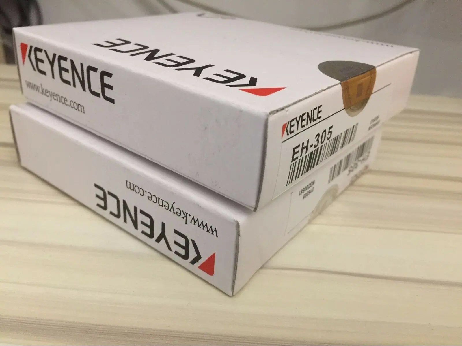 1PCS New Keyence EH-305 EH305 Proximity Sensor In Box