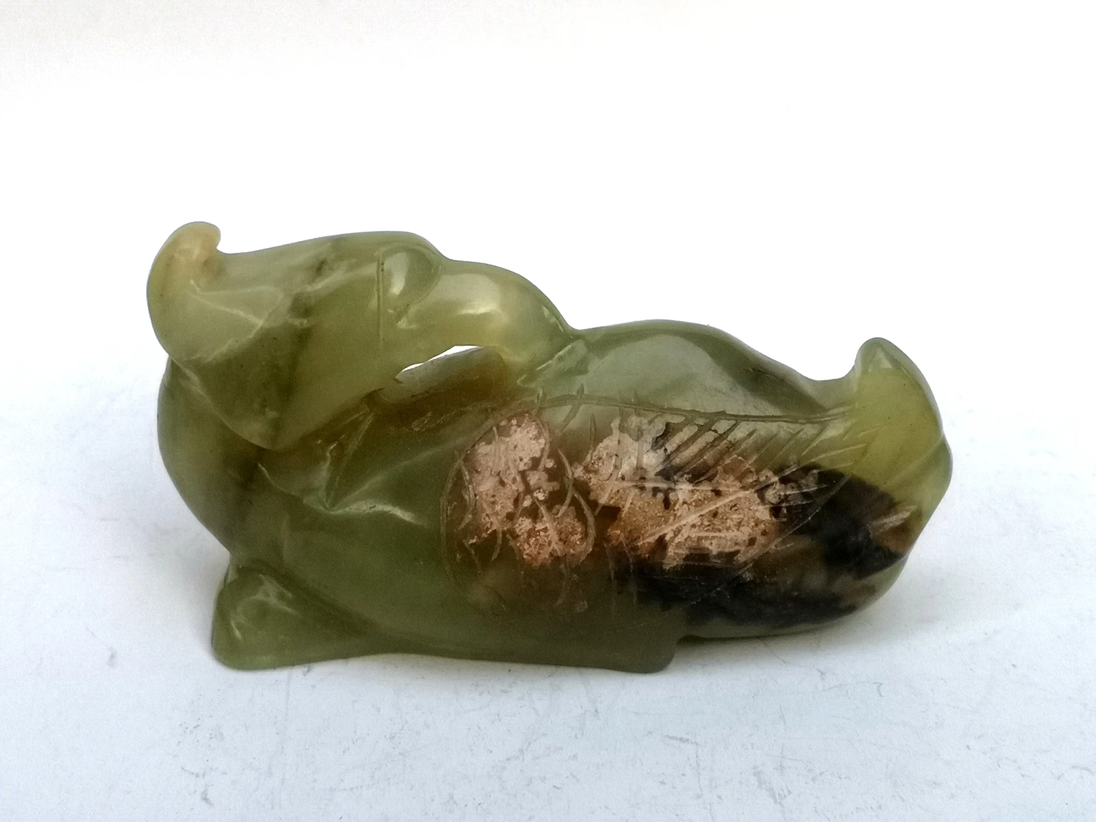 

YIZHU CULTUER ART Collected Ancient China Jade Carving Lovely Bird Statue Pendant Decoration