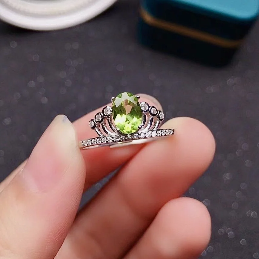 Design Silver Silver Crystal Ring for Young Girl 5mm*7mm VVS Grade Natural Peridot Ring 925 Sterling Silver Peridot Jewelry