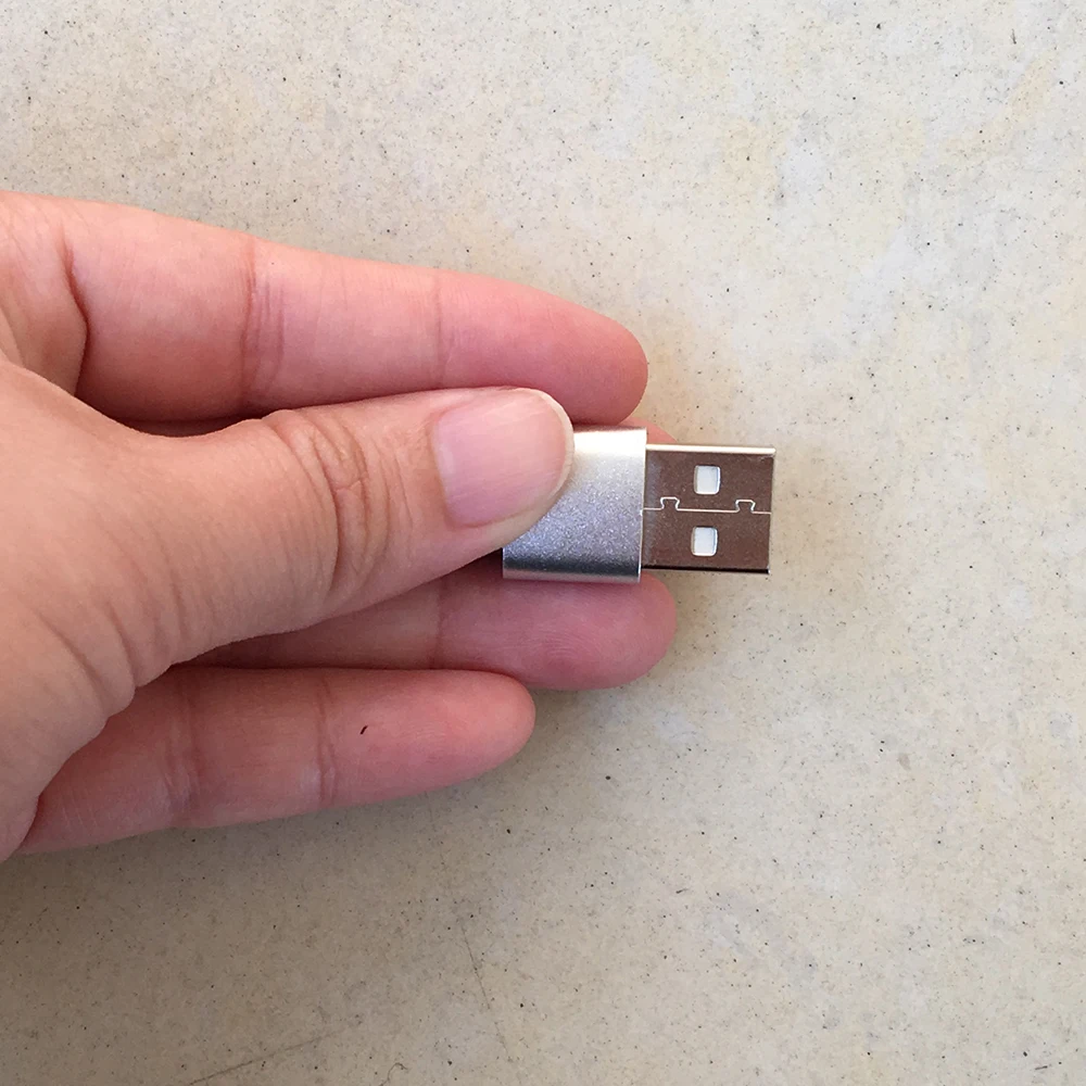 TempoTec Adapter (Weibliche Typ-C Zu Männlichen USB-A) Verstärker Zubehör Zufällige Farbe (Schwarz oder Silber)