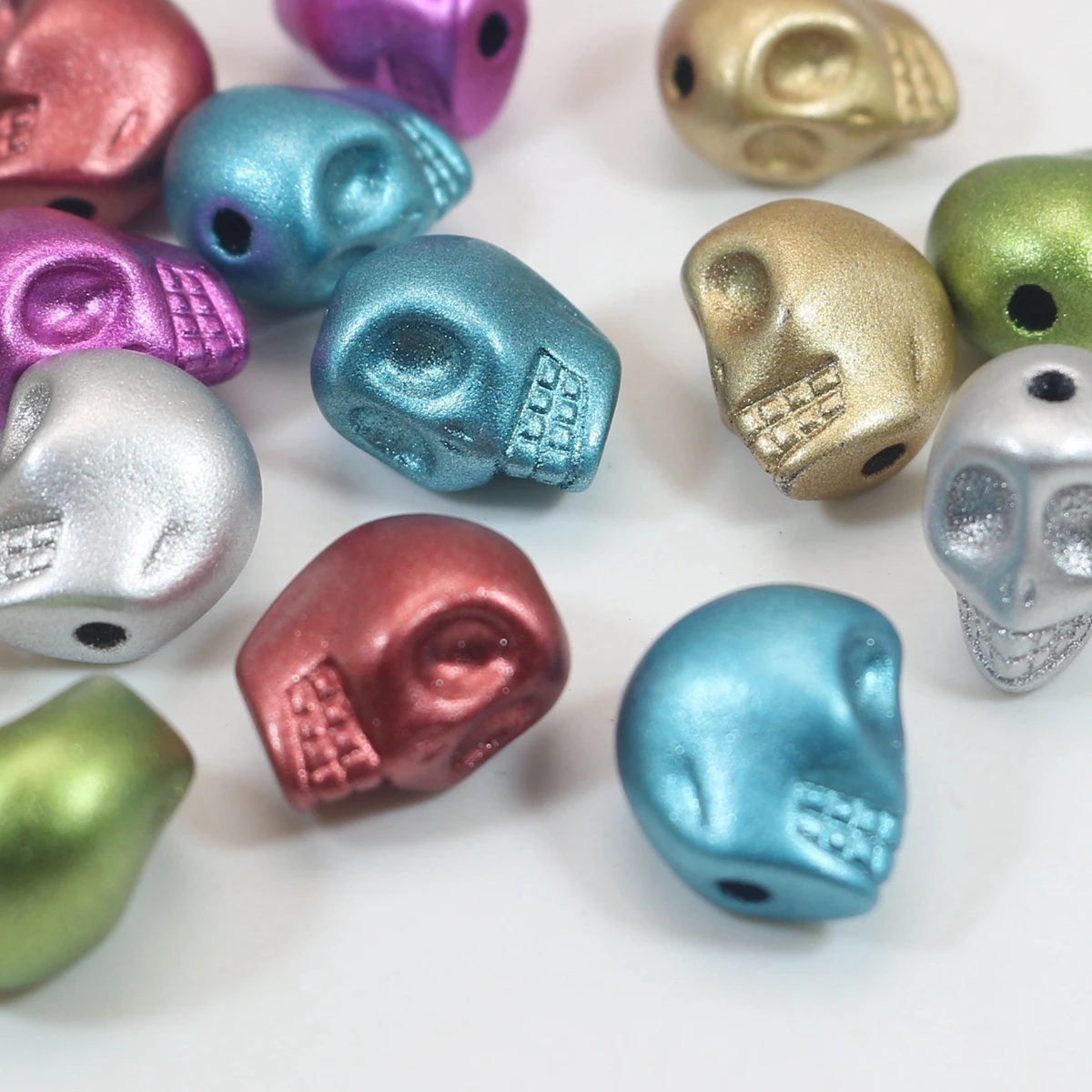 50 Mixed Metallic Colour Acrylic Halloween Gothic Skull Beads 13mm Jewelry Make