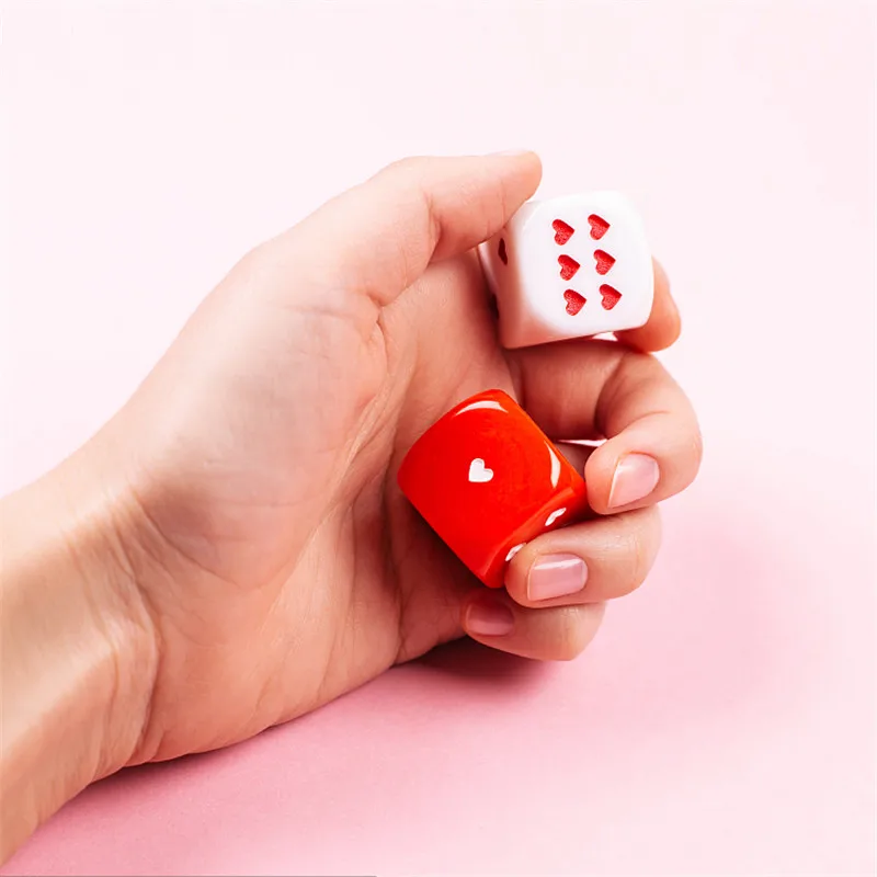 2Pcs/Lot 25mm D6 Dice With Heart dot for Funny Party Club Pub Board Game Accessory 2 Colors