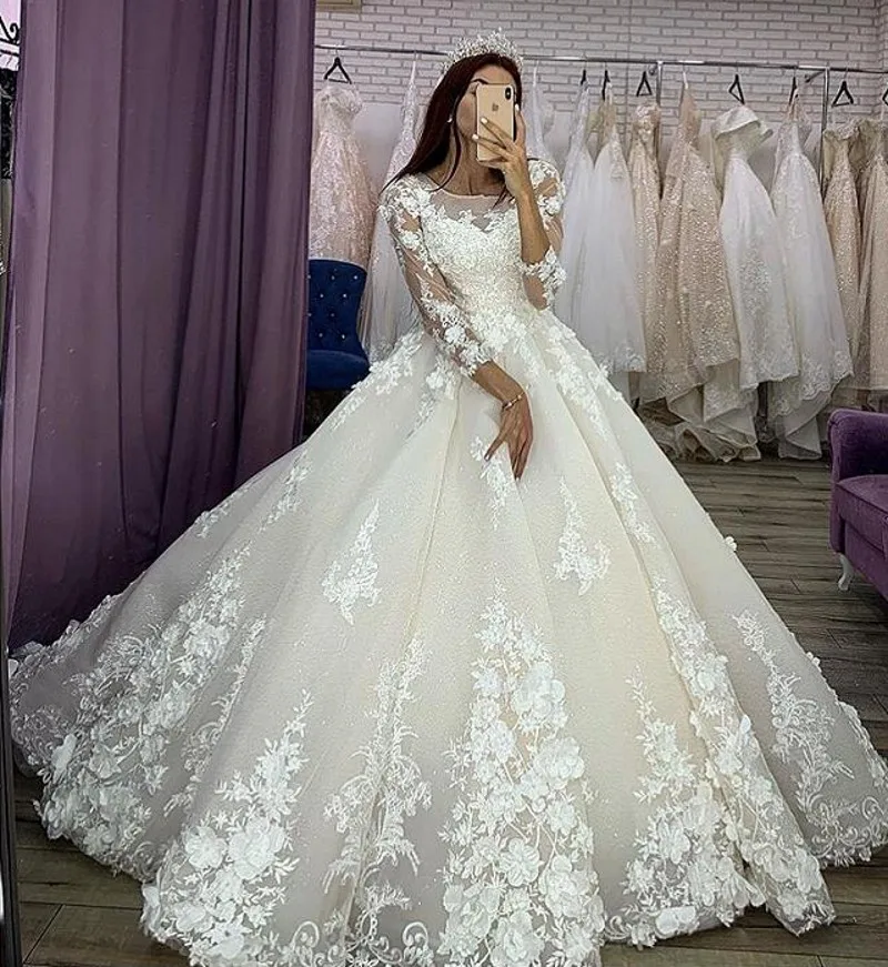 

Luxurious Ivory Lace Appliques Tulle Sequin Wedding Dress 3/4 Sleeves Flowers Bridal Party Gowns Arabic Dubai Robe De Mariage