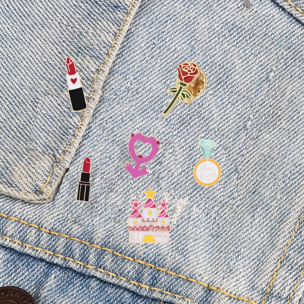 Lipstick Rose Flower Brooches Pin Lovely Castle Shine Bright Ring Female Pink Enamel Pins Shirts Lapel Bags Metal Badges Jewelry
