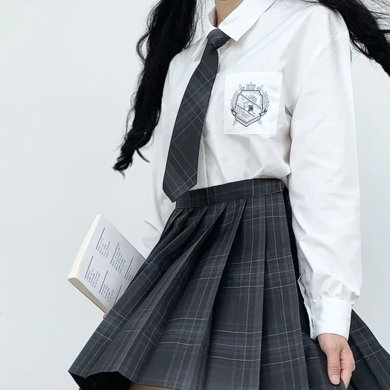 New 2021 Japanese Uniforms Jk Shirts Spring Autumn Preppy School Girls Long Sleeve Embroidered Loose Shirts And Blouses Send Tie