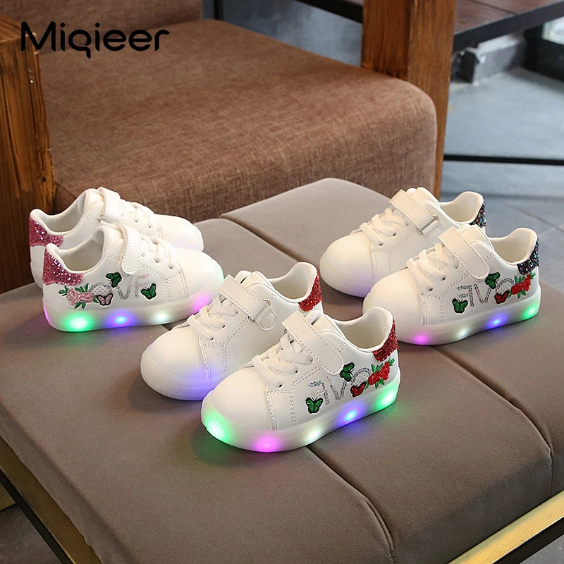 2021 New Autumn Children Sneakers Kids Luminous Glowing Casual Shoes With Led Girls PU Leather Soft Non-slip Boys Sport Shoes