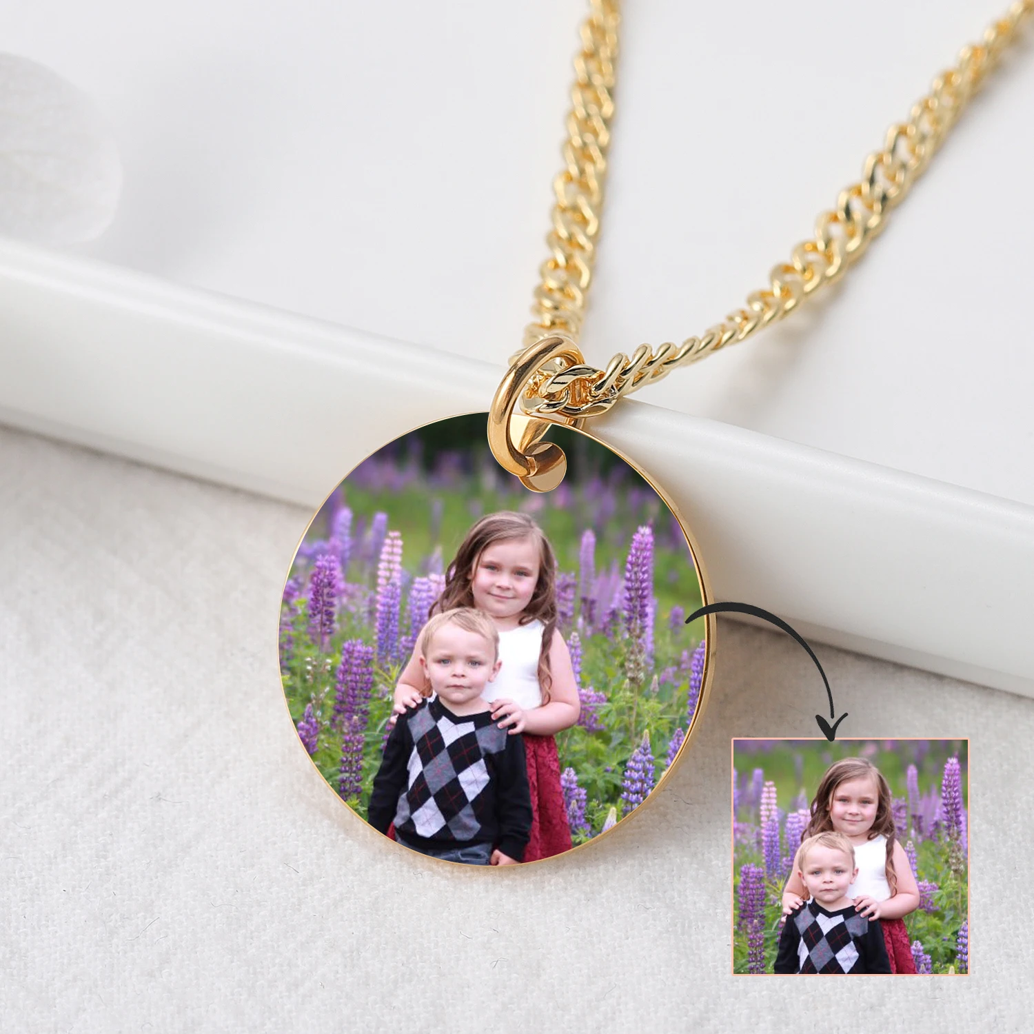 

Custom Photo Necklace Round Shape Necklace Printing color photos Pendant Anniversary Gift Couple Jewelry Family Necklace For Her