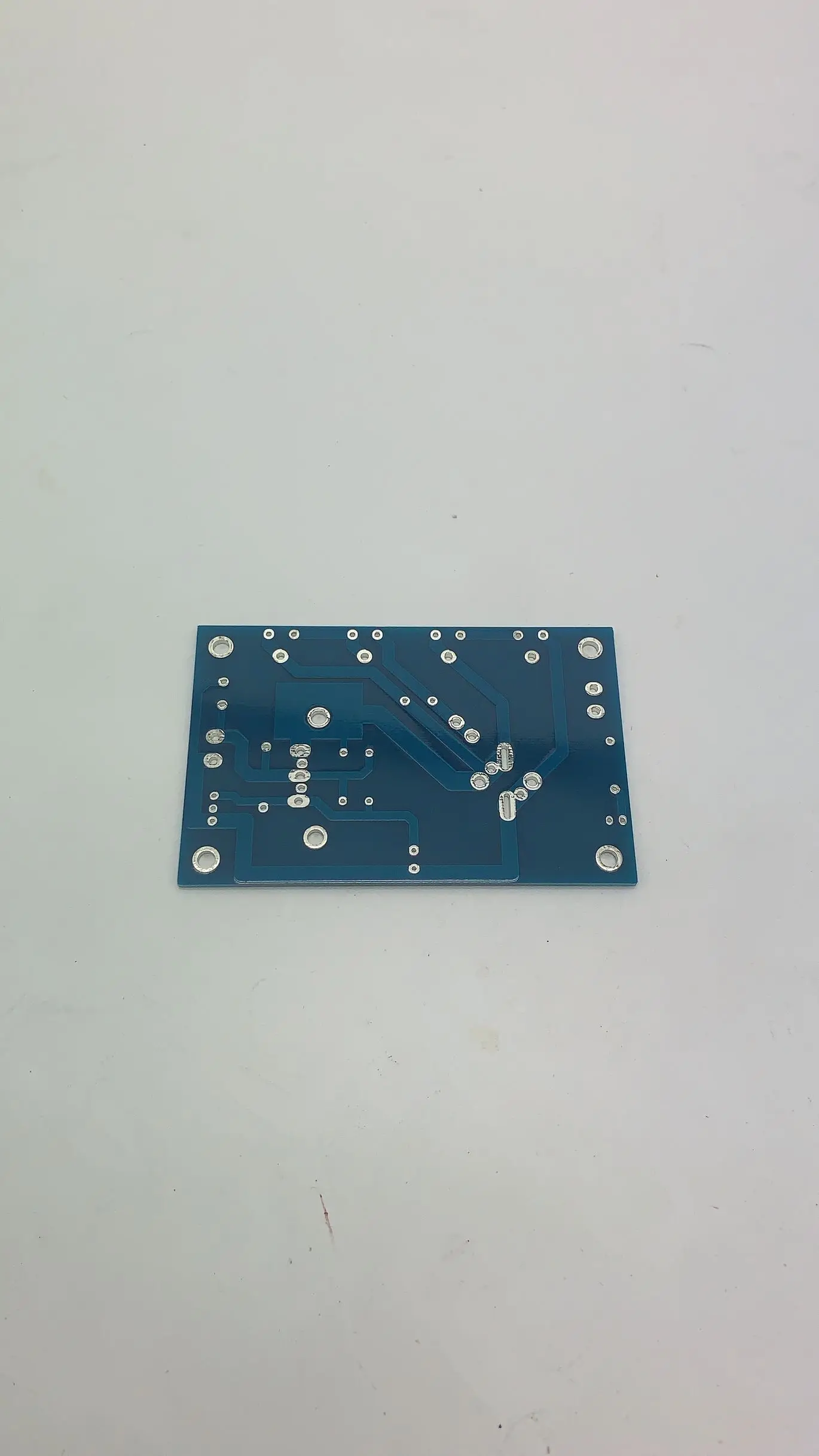 LT1083 مجموعة واحدة عالية الحالية منظم المجلس ، والحد الأقصى يمكن أن تصل إلى 7.5A مجلس الطاقة ثنائي الفينيل متعدد الكلور