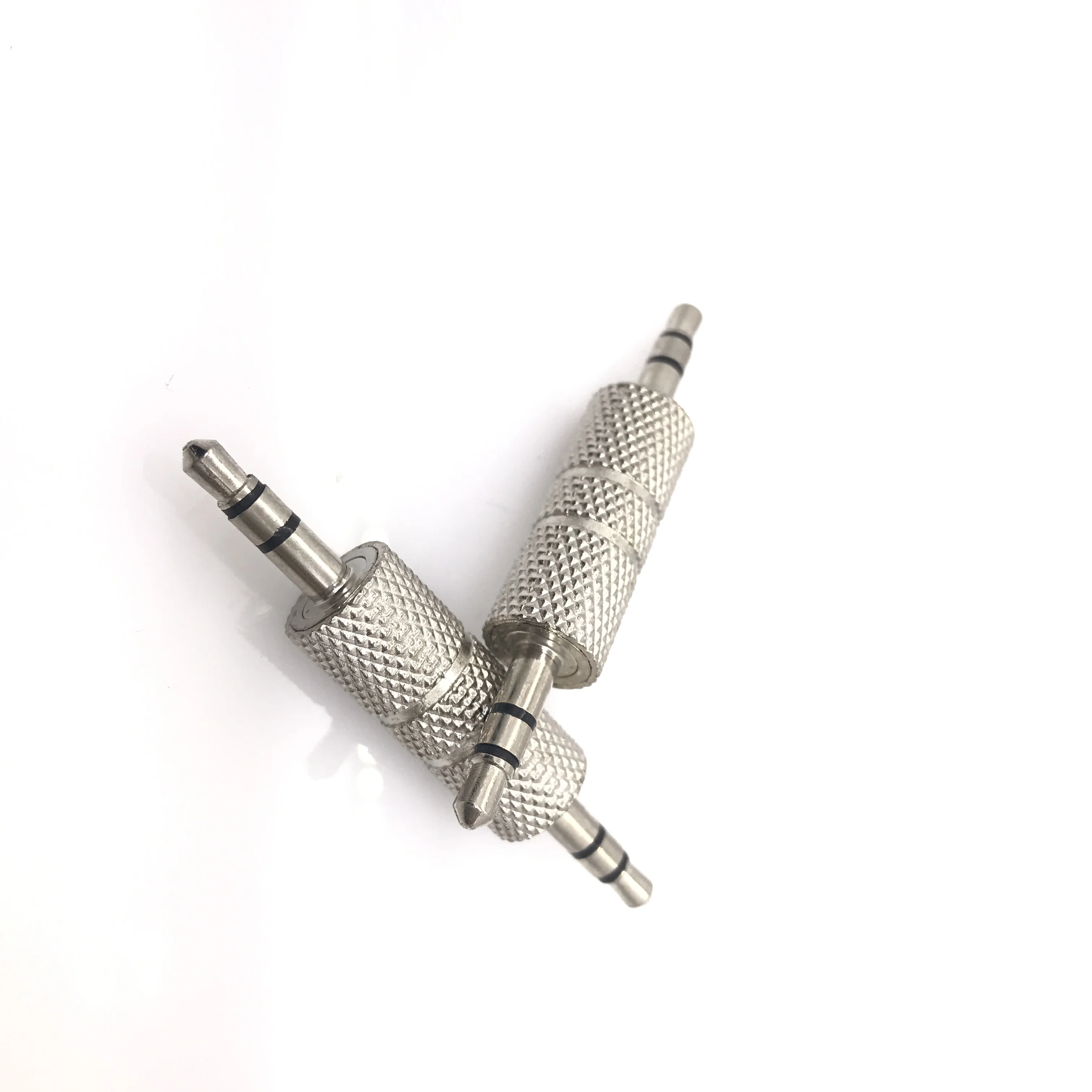 Spina Audio adattatore dritto 3.5mm cuffie Stereo da maschio a maschio connettore convertitore Aux per iphone 6 5 cuffie MP3 Bluetooth