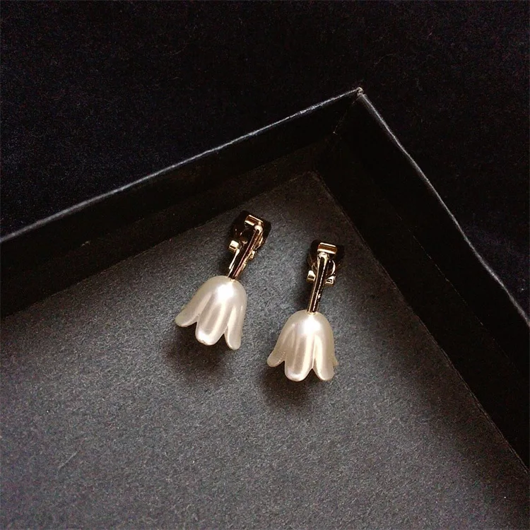 GRACE JUN 귀걸이에 꽃 모양 클립 여자에 대 한 아니 피어 싱 소녀 파티 결혼식 귀여운 골드 컬러 커 프 스 귀걸이 패션 쥬얼리