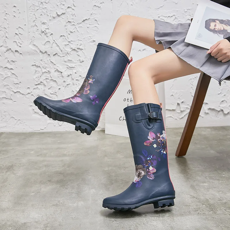 Beautiful Lady Female Rain Boots Fashion Delicated Rubber High Tube Mid-calf Rian Shoes With Beauty Pattern