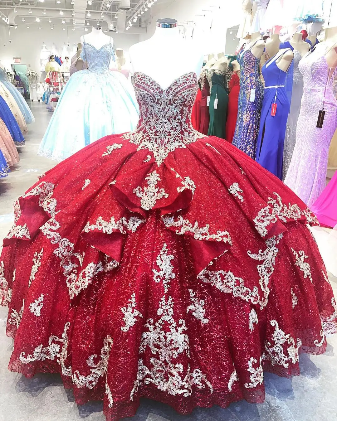 สีแดงสีแดง Vestidos De 15ปี2022 Puffy Ballgown Quinceanera Sweet 16 Sweetheart ชุดราตรียาวชุดเลื่อม Tulle