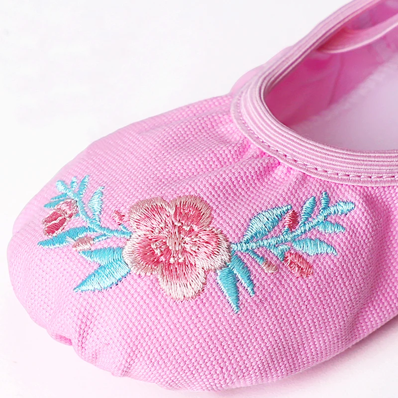 Girls Ballet Shoes Embroider Kids Dance Slippers Split Sole Gymnastics Dancing Shoes Pink Classical Dancing Shoes